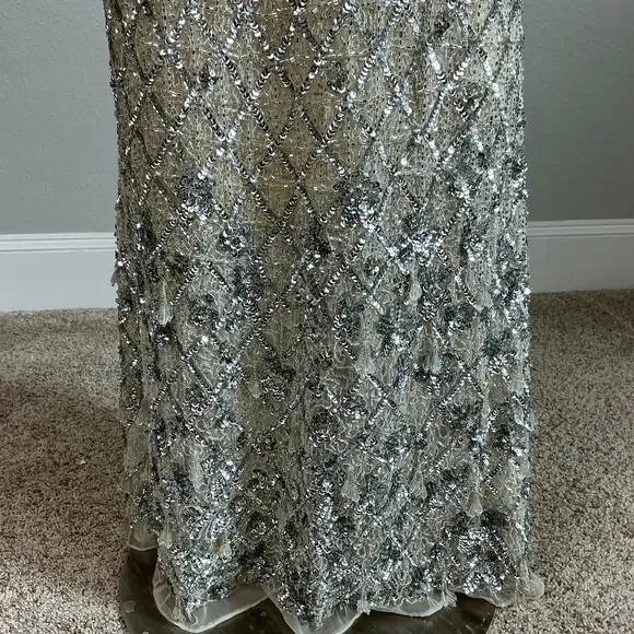 Mac Duggal Crystal Fringed Sequined Column Gown Silver and Gold Size 6 Dress - Picture 9 of 12